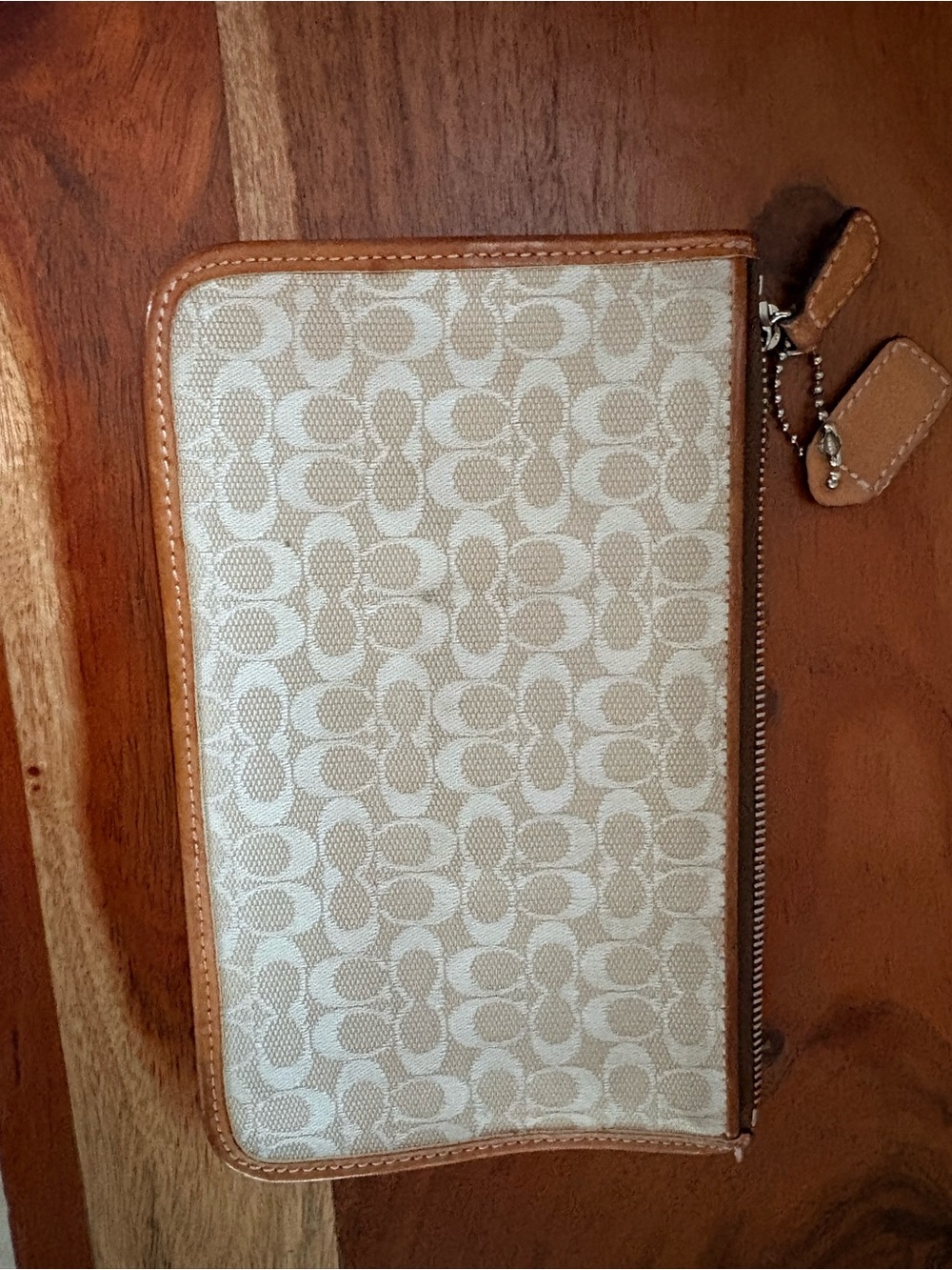 Coach Signature Canvas and Leather Zip pouch inTan/Cream